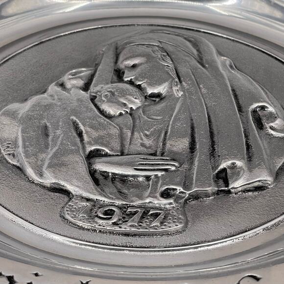 Vintage Wilton Armetale Pewter Plate 1977 A Child Shall Lead Them Isaiah 11:6 - Picture 7 of 13